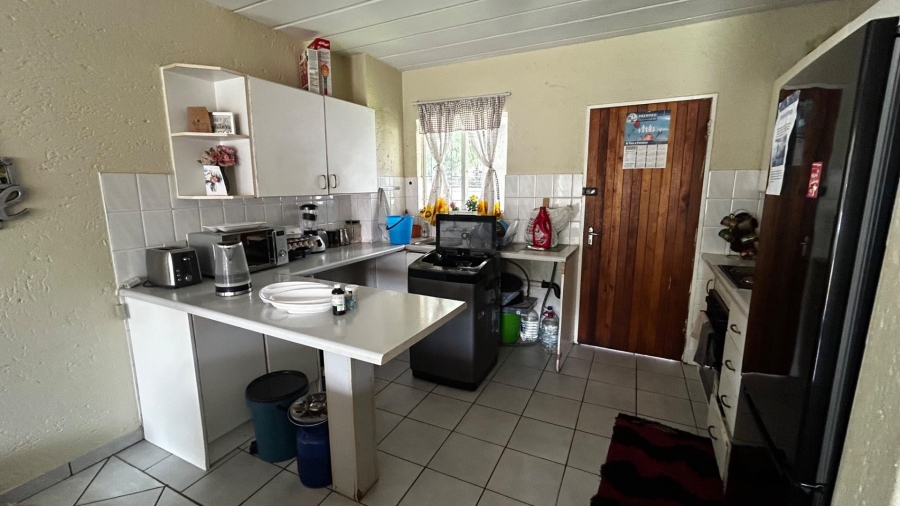 2 Bedroom Property for Sale in Glen Marais Gauteng