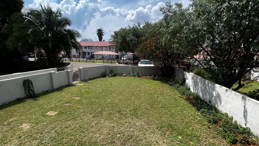 2 Bedroom Property for Sale in Glen Marais Gauteng