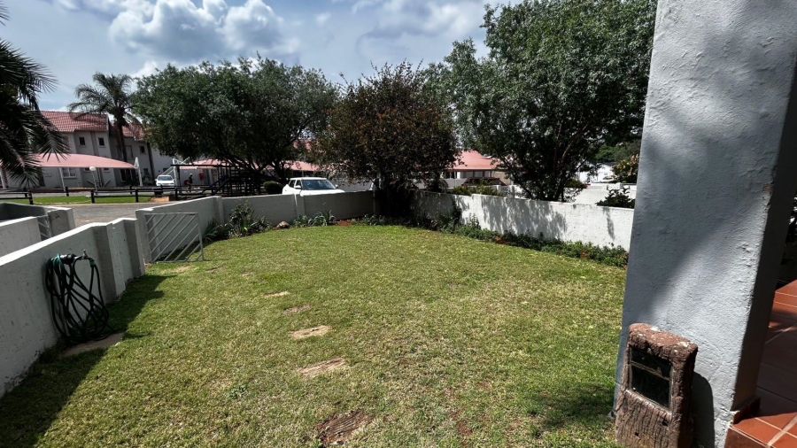 2 Bedroom Property for Sale in Glen Marais Gauteng