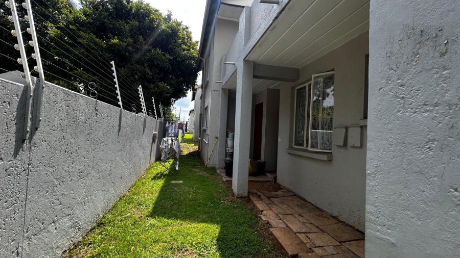 2 Bedroom Property for Sale in Glen Marais Gauteng