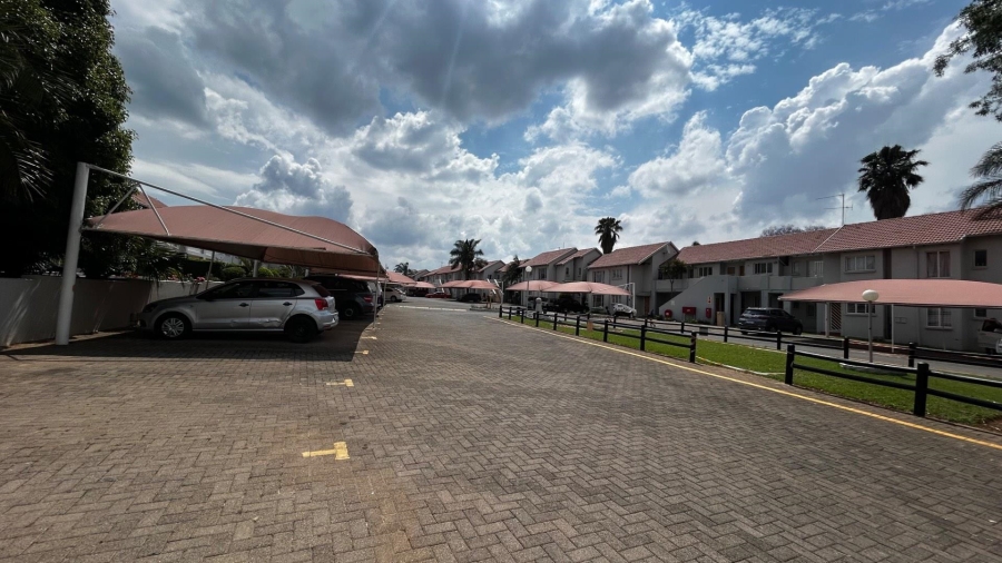 2 Bedroom Property for Sale in Glen Marais Gauteng