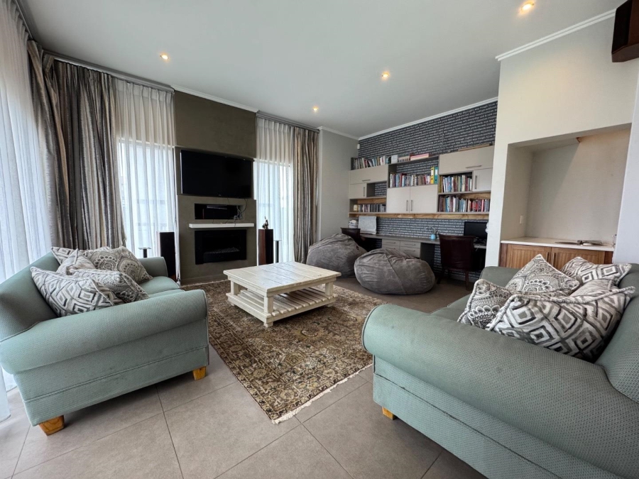 4 Bedroom Property for Sale in Waterkloof Heights Gauteng