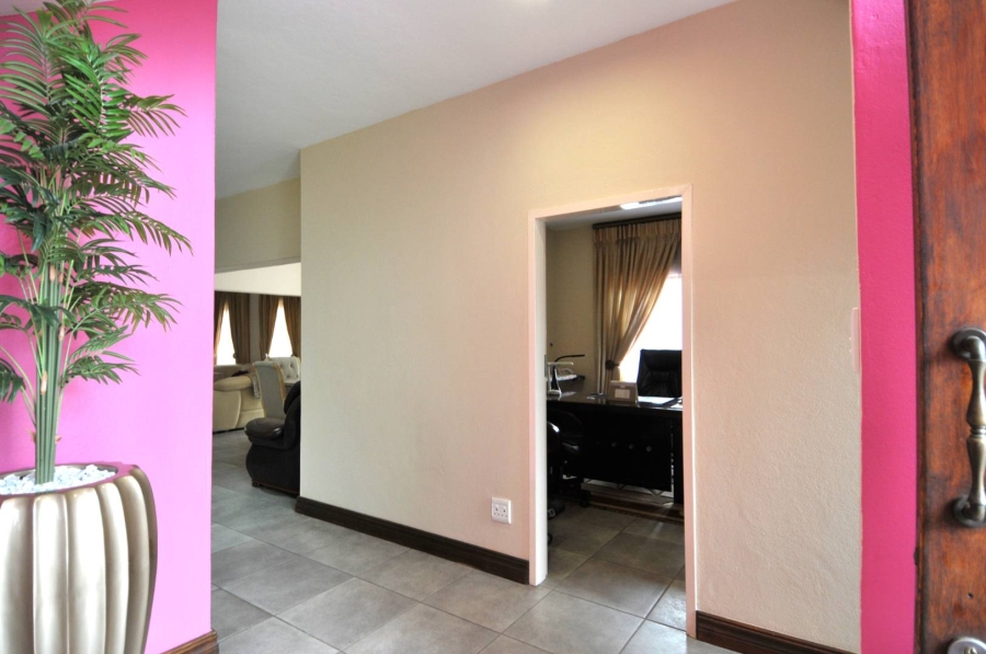 To Let 3 Bedroom Property for Rent in Willow Acres Gauteng