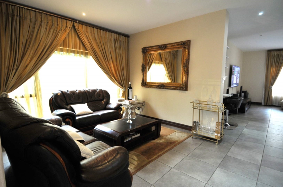 To Let 3 Bedroom Property for Rent in Willow Acres Gauteng