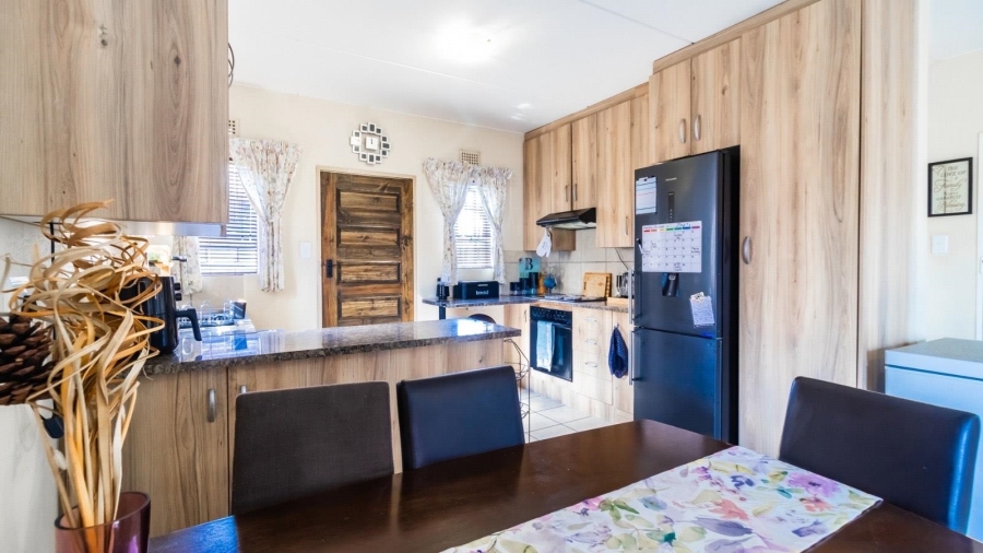 4 Bedroom Property for Sale in Alrode Gauteng