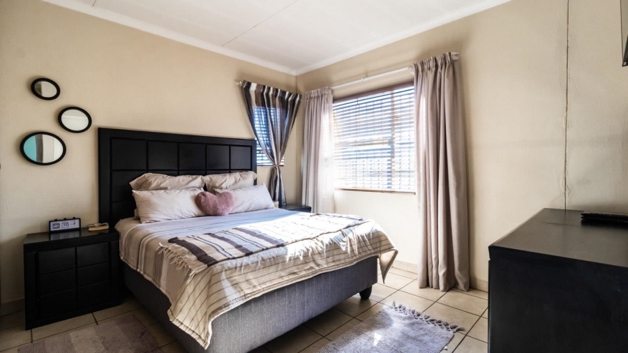 4 Bedroom Property for Sale in Alrode Gauteng