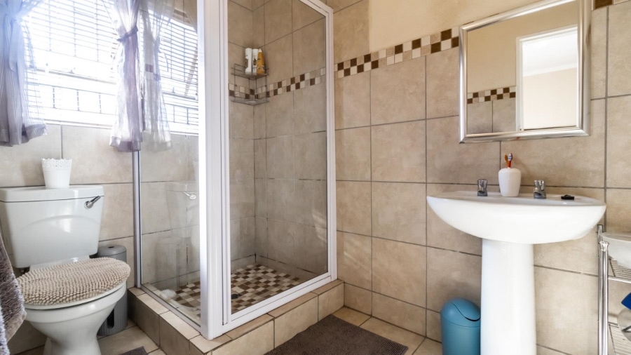 4 Bedroom Property for Sale in Alrode Gauteng