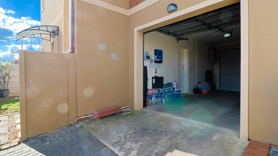 4 Bedroom Property for Sale in Alrode Gauteng