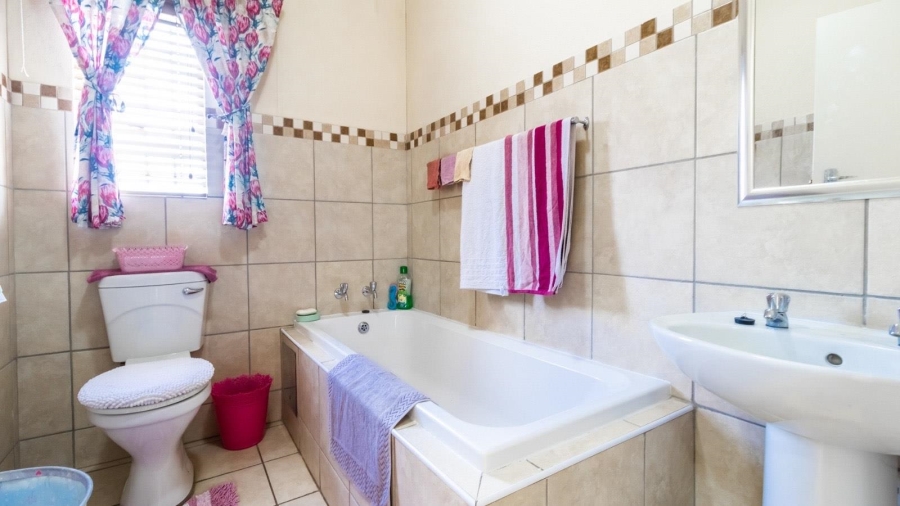 4 Bedroom Property for Sale in Alrode Gauteng