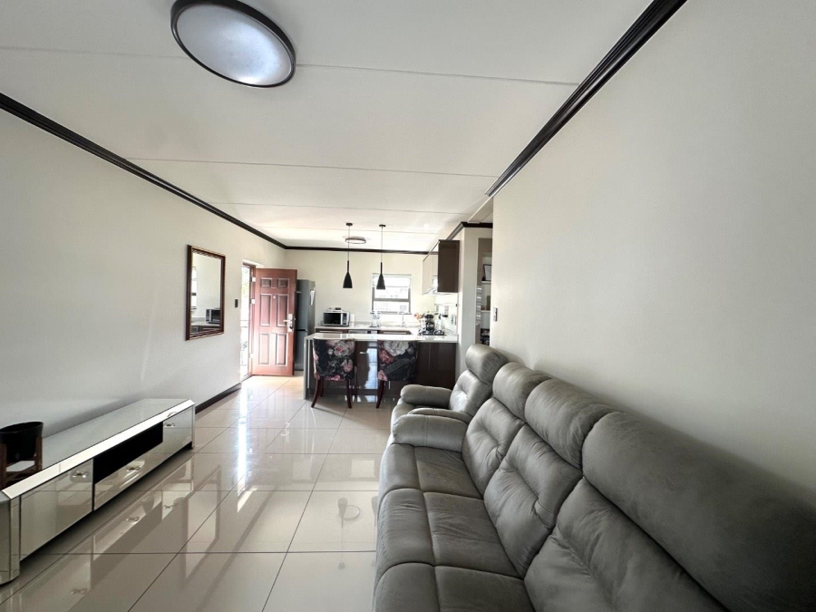 To Let 2 Bedroom Property for Rent in Blue Hills Gauteng