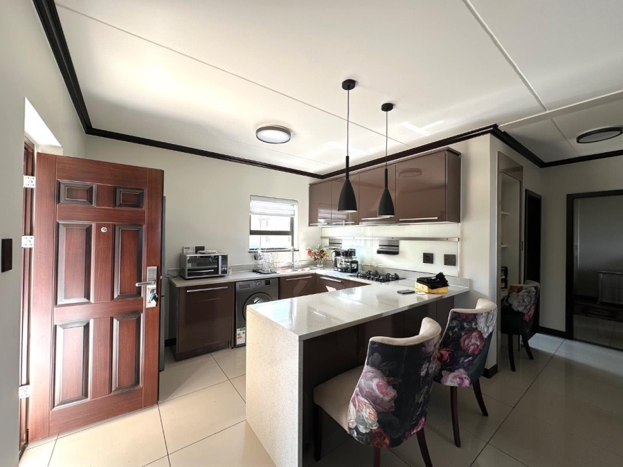 To Let 2 Bedroom Property for Rent in Blue Hills Gauteng