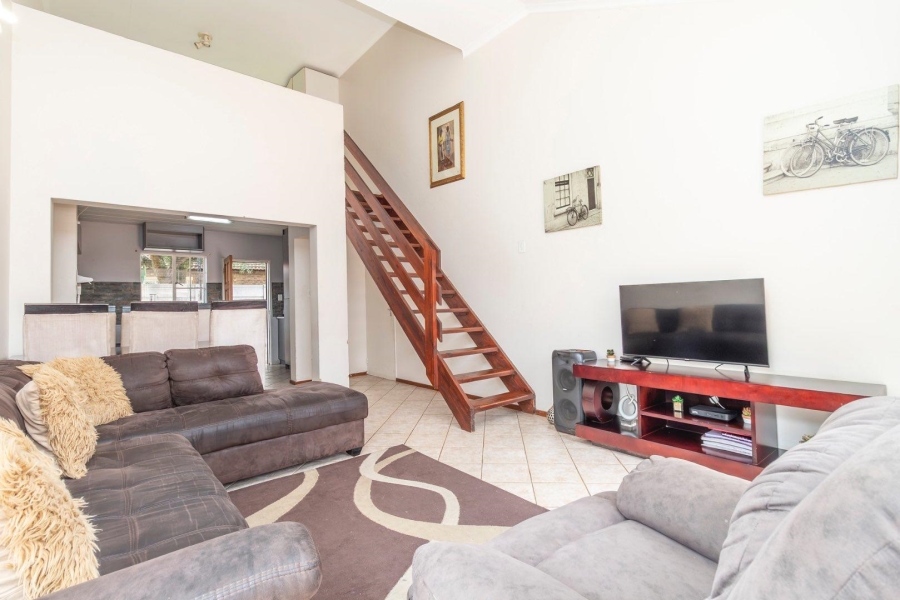 4 Bedroom Property for Sale in Radiokop Gauteng