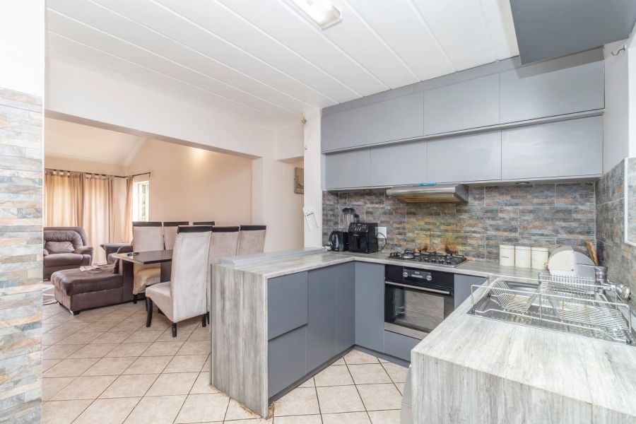 4 Bedroom Property for Sale in Radiokop Gauteng