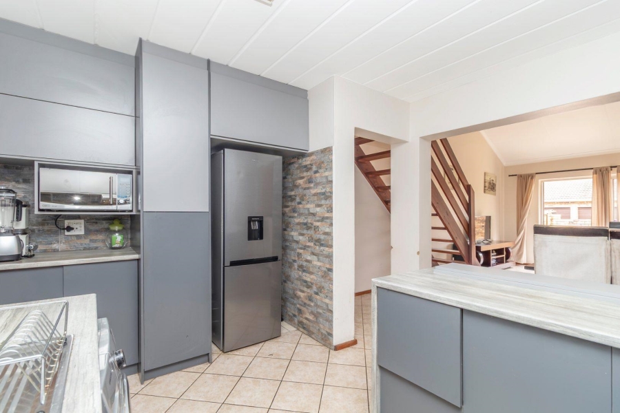 4 Bedroom Property for Sale in Radiokop Gauteng