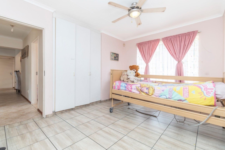 4 Bedroom Property for Sale in Radiokop Gauteng