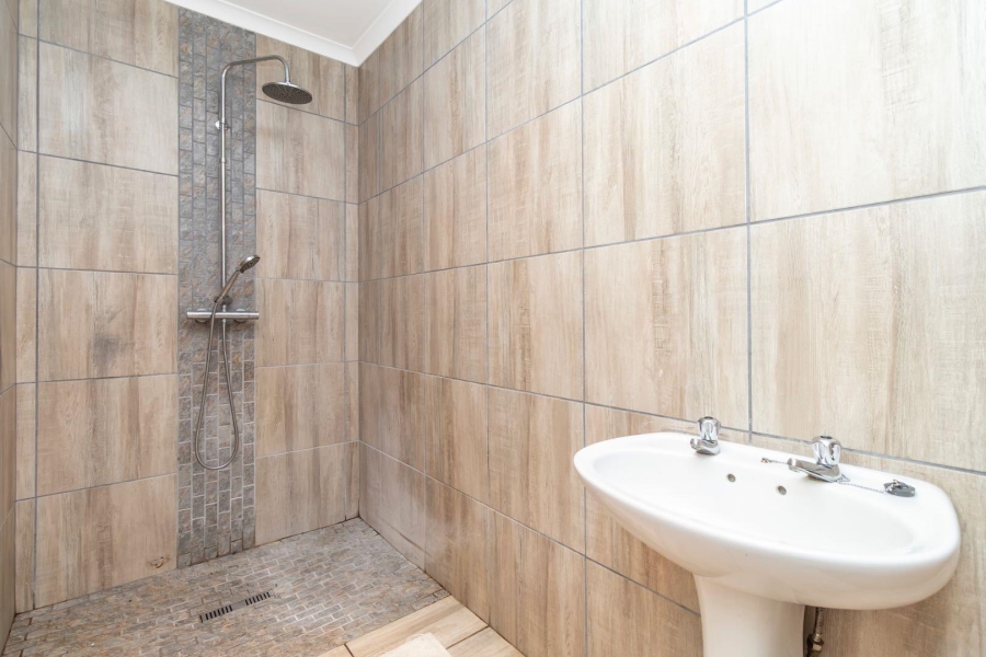 4 Bedroom Property for Sale in Radiokop Gauteng