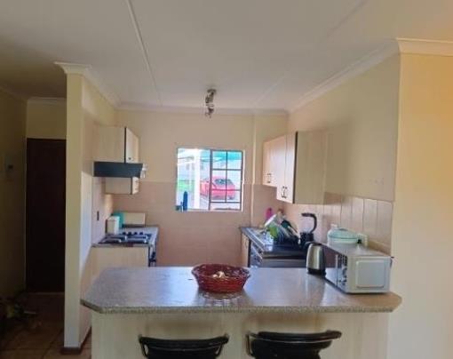 To Let 3 Bedroom Property for Rent in Corlett Gardens Gauteng