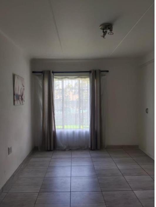 To Let 3 Bedroom Property for Rent in Corlett Gardens Gauteng