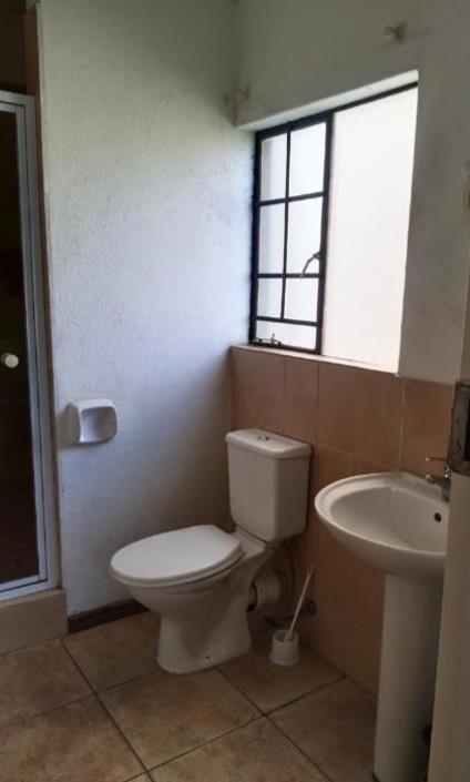 To Let 3 Bedroom Property for Rent in Corlett Gardens Gauteng