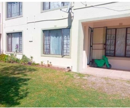To Let 3 Bedroom Property for Rent in Corlett Gardens Gauteng