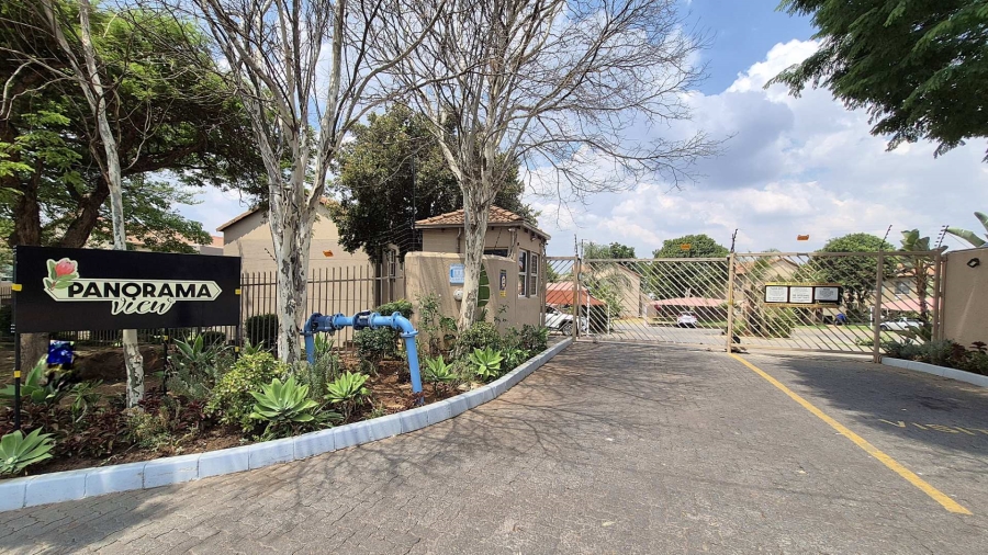 3 Bedroom Property for Sale in Allens Nek Gauteng