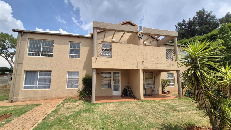 3 Bedroom Property for Sale in Allens Nek Gauteng