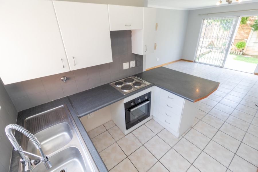 2 Bedroom Property for Sale in Wilgeheuwel Gauteng