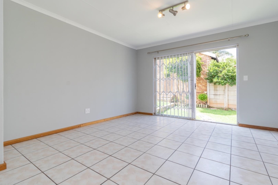 2 Bedroom Property for Sale in Wilgeheuwel Gauteng