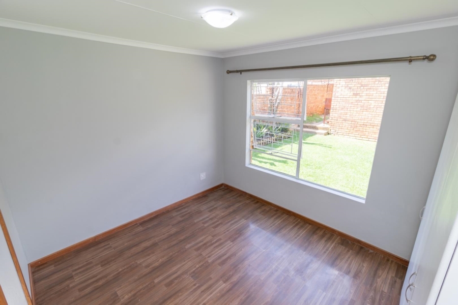 2 Bedroom Property for Sale in Wilgeheuwel Gauteng