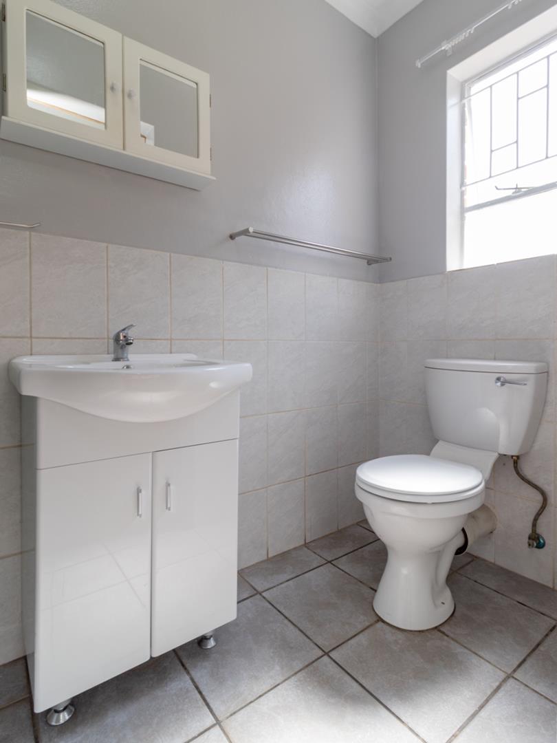 2 Bedroom Property for Sale in Wilgeheuwel Gauteng