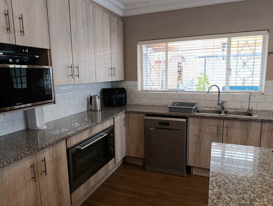 4 Bedroom Property for Sale in Allen Grove Gauteng