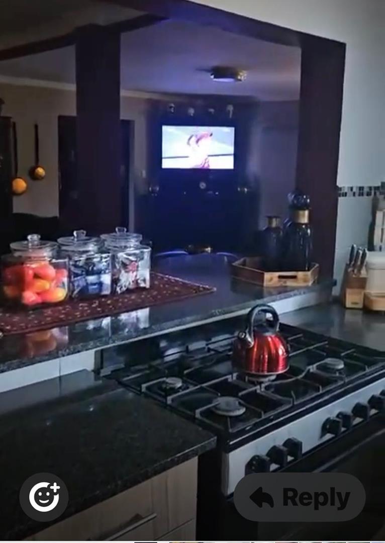 6 Bedroom Property for Sale in Dinokeng Gauteng