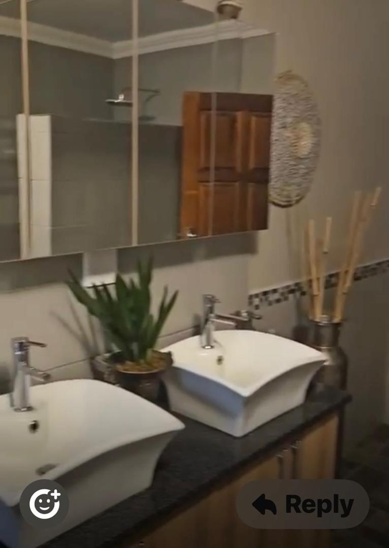 6 Bedroom Property for Sale in Dinokeng Gauteng