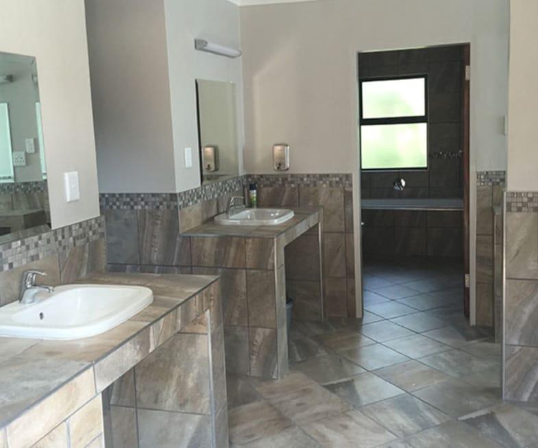 6 Bedroom Property for Sale in Dinokeng Gauteng