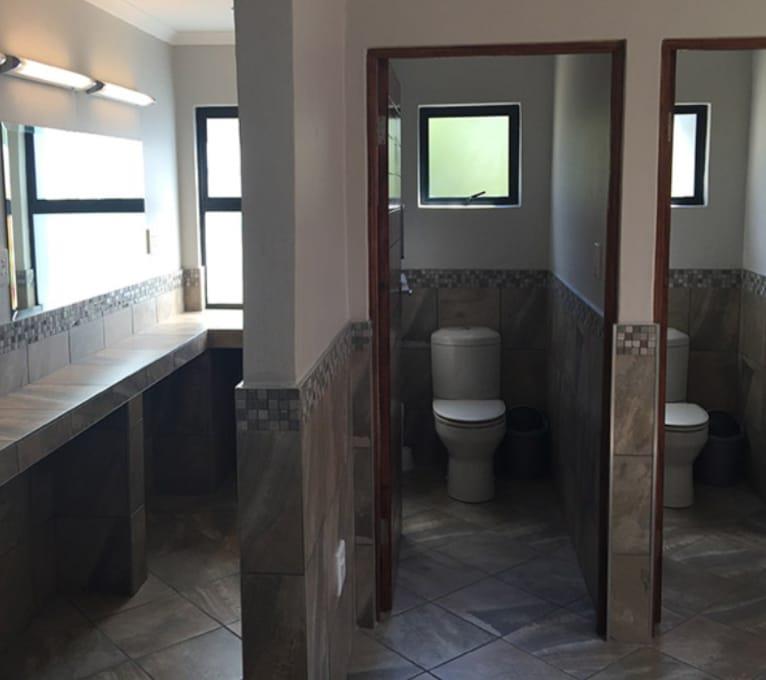6 Bedroom Property for Sale in Dinokeng Gauteng