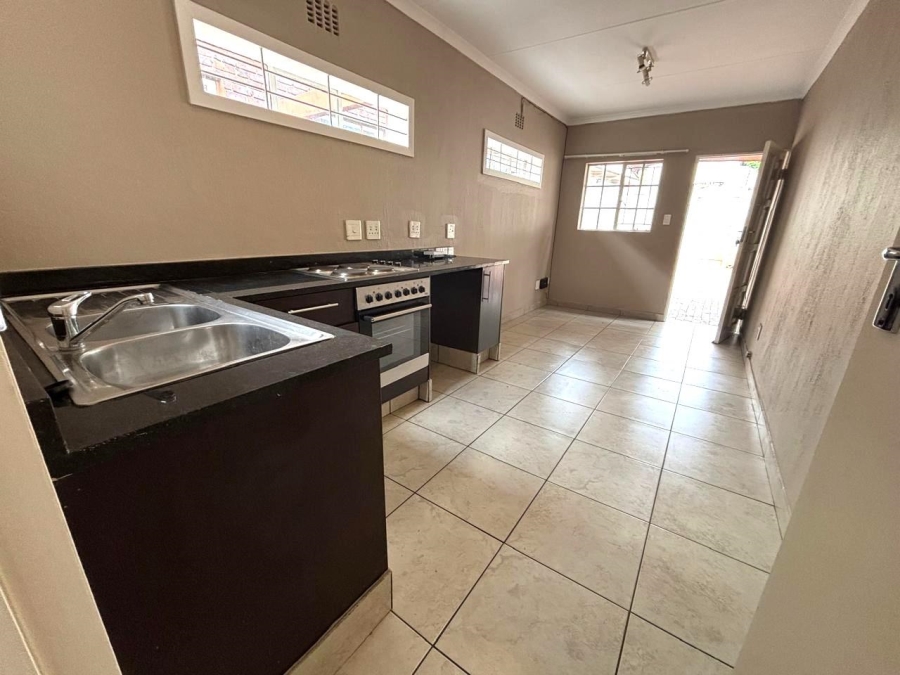 1 Bedroom Property for Sale in Bramley Park Gauteng