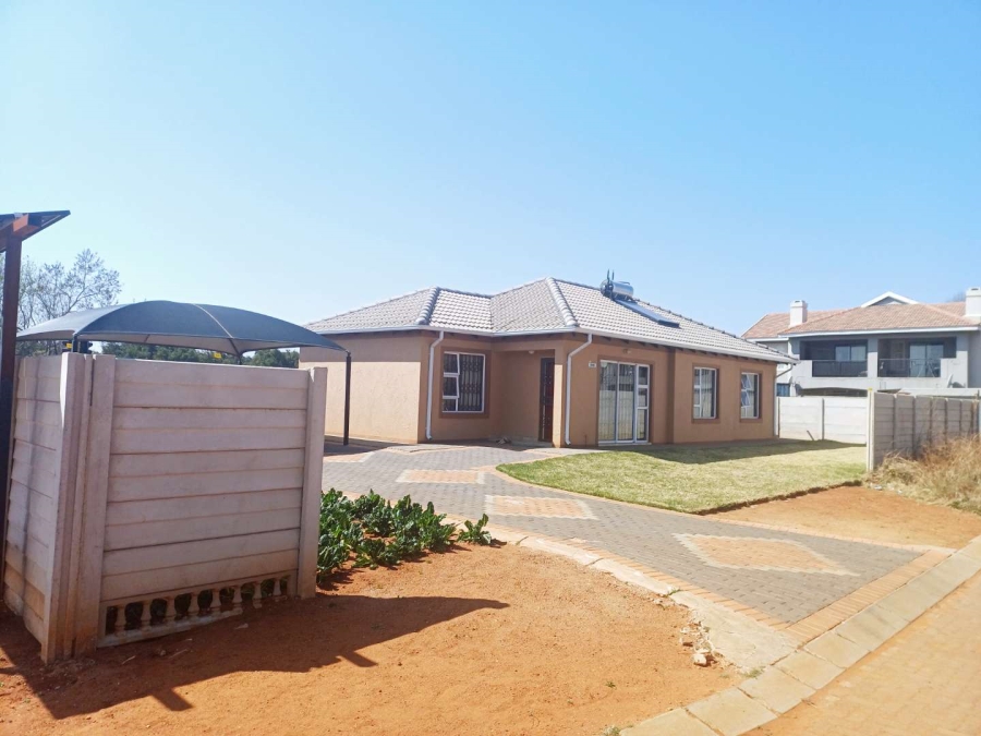3 Bedroom Property for Sale in Windmill Park Gauteng