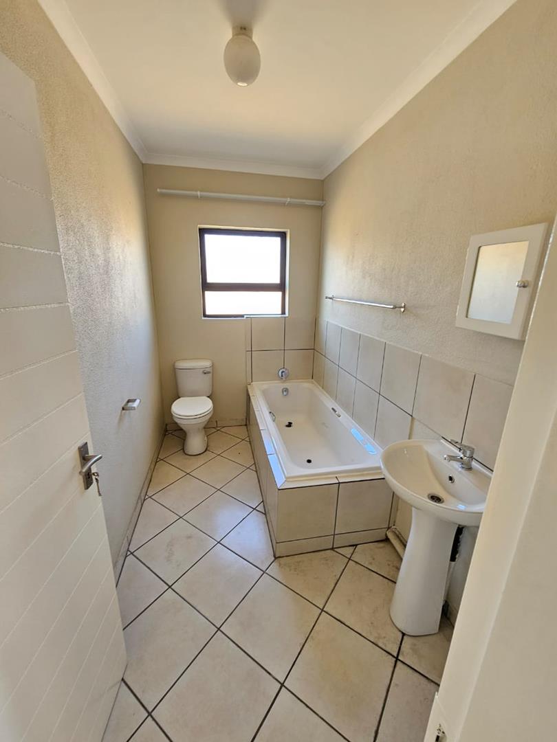 3 Bedroom Property for Sale in Windmill Park Gauteng