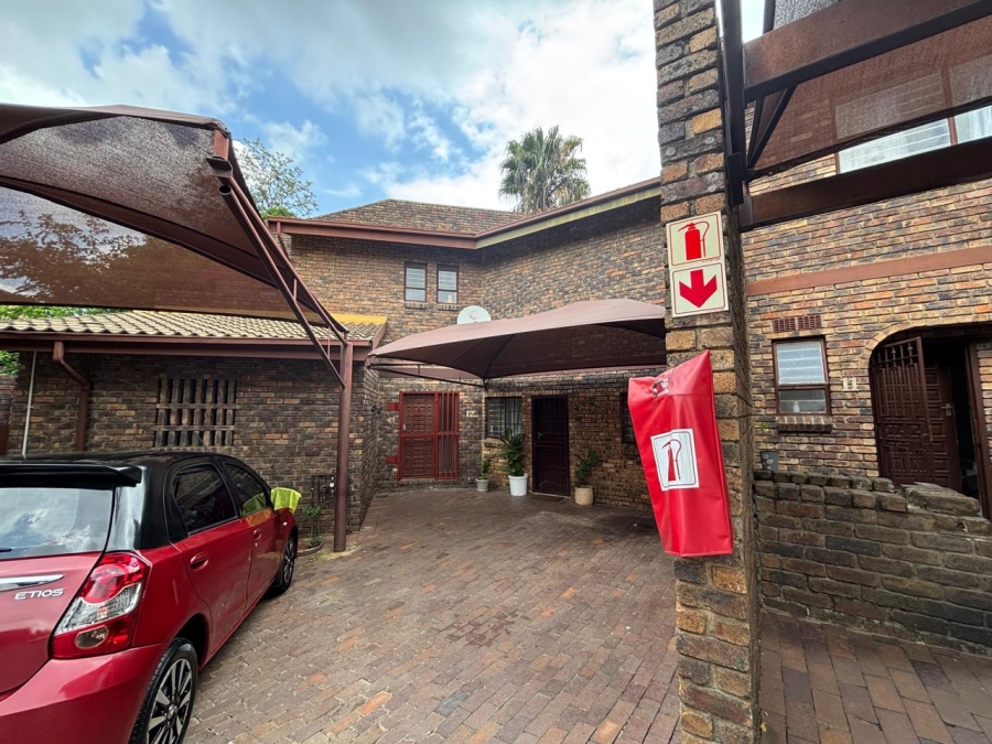 3 Bedroom Property for Sale in Bramley Park Gauteng