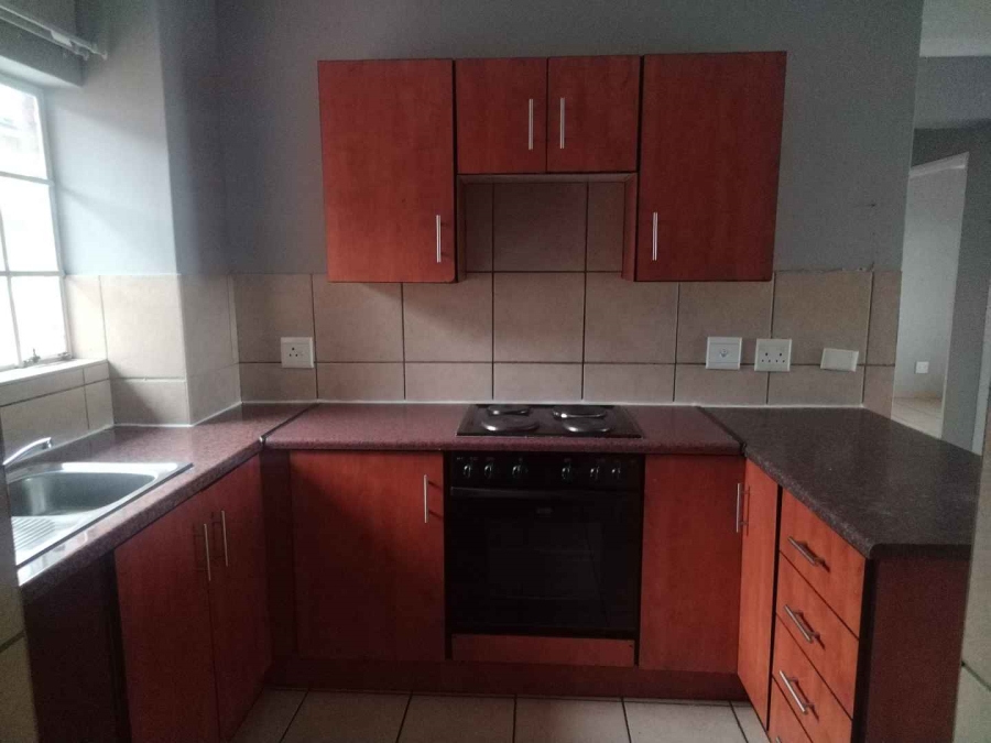 2 Bedroom Property for Sale in Towerby Gauteng
