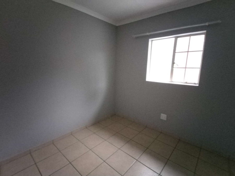 2 Bedroom Property for Sale in Towerby Gauteng