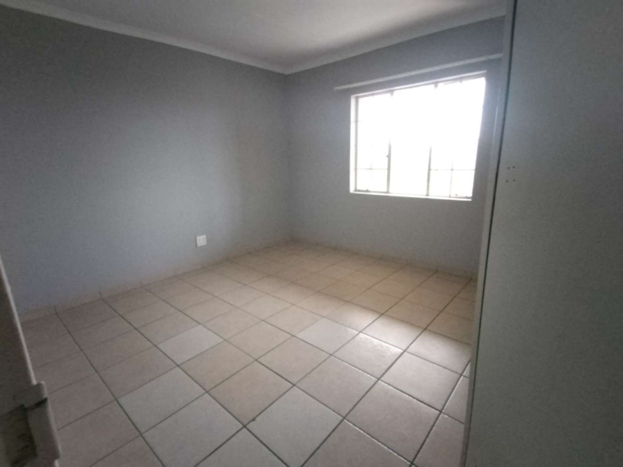 2 Bedroom Property for Sale in Towerby Gauteng
