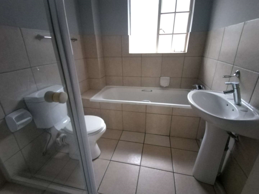 2 Bedroom Property for Sale in Towerby Gauteng
