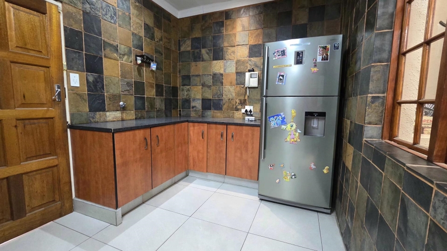 4 Bedroom Property for Sale in Nimrod Park Gauteng