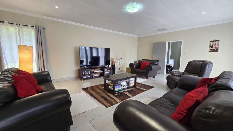 4 Bedroom Property for Sale in Nimrod Park Gauteng