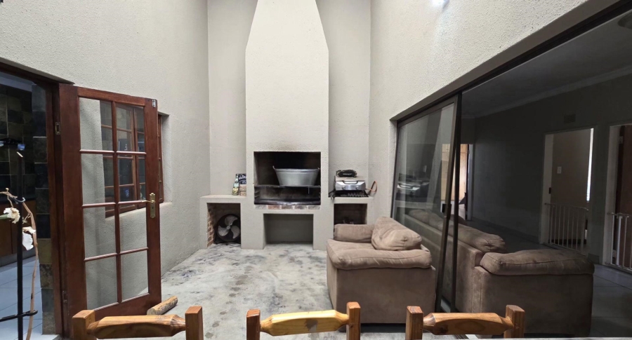 4 Bedroom Property for Sale in Nimrod Park Gauteng