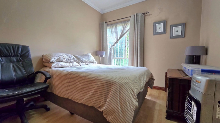 4 Bedroom Property for Sale in Nimrod Park Gauteng