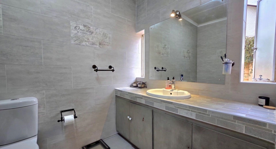 4 Bedroom Property for Sale in Nimrod Park Gauteng