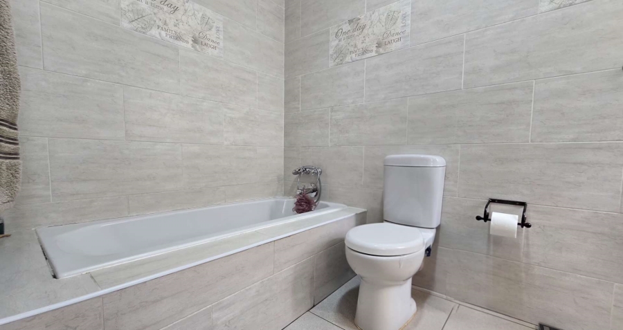 4 Bedroom Property for Sale in Nimrod Park Gauteng