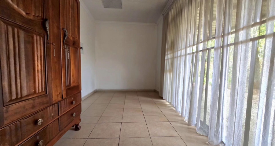 4 Bedroom Property for Sale in Nimrod Park Gauteng
